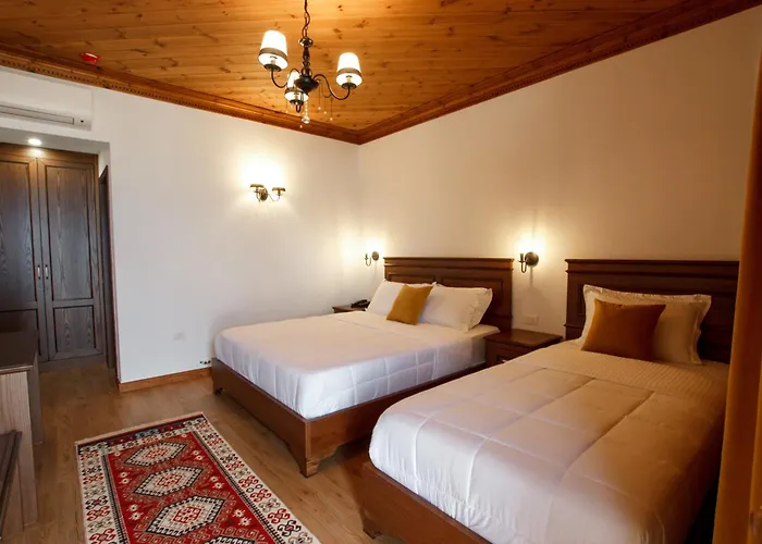Rose Garden Hotel